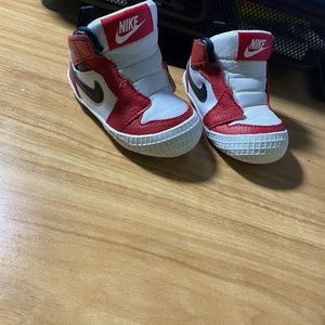 BABY HAUL SNEAKERS